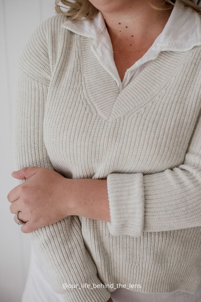 Pebble Twist V-neck Ribbed Pullover