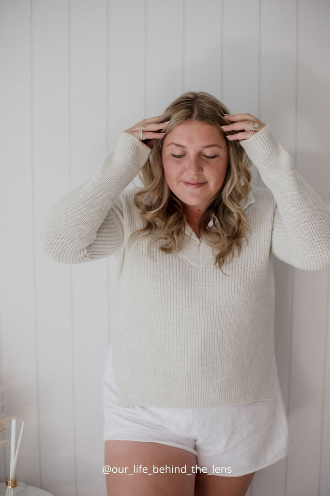 Pebble Twist V-neck Ribbed Pullover